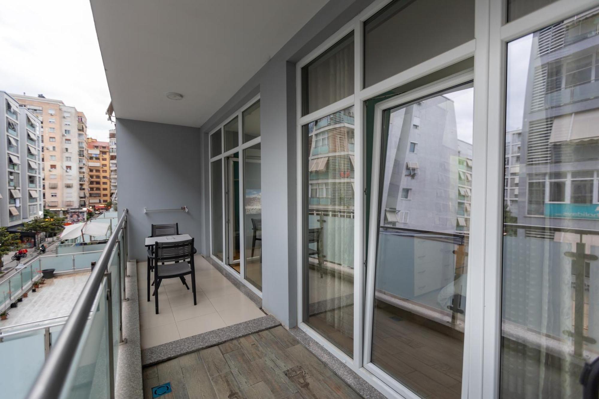 K&M Apartment Tirana Exteriör bild